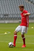 d160806-16182270-100-fcbday1