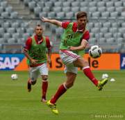 d160806-16493910-100-fcbday1