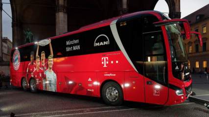 fcb-busuebergabe-mannschaftsbus-0010