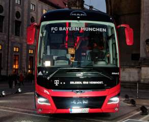 fcb-busuebergabe-mannschaftsbus-0050
