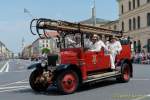 d160529-12251550-100-firetageparade