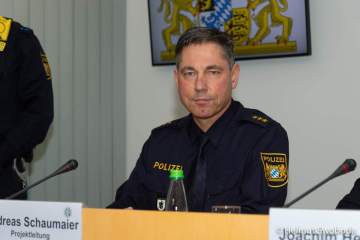 body-cams-fuer-mehr-schutz-der-polizisten-15-von-20