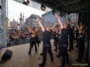 Fun Unlimited 2026 - Showtanzgruppe auf Bühne am Marienplatz