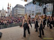 Fun Unlimited 2026 - Showtanzgruppe auf Bühne am Marienplatz