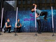 Fun Unlimited 2026 - Showtanzgruppe auf Bühne am Marienplatz