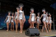 Fun Unlimited 2026 - Showtanzgruppe auf Bühne am Marienplatz