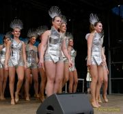 Fun Unlimited 2026 - Showtanzgruppe auf Bühne am Marienplatz