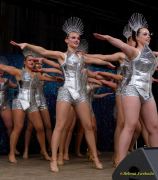 Fun Unlimited 2026 - Showtanzgruppe auf Bühne am Marienplatz