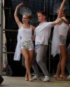 Fun Unlimited 2026 - Showtanzgruppe auf Bühne am Marienplatz