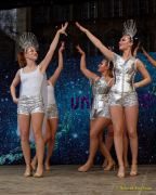Fun Unlimited 2026 - Showtanzgruppe auf Bühne am Marienplatz