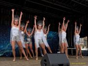 Fun Unlimited 2026 - Showtanzgruppe auf Bühne am Marienplatz