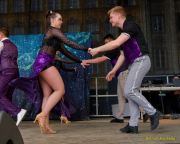 Fun Unlimited 2026 - Showtanzgruppe auf Bühne am Marienplatz