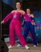 Fun Unlimited 2026 - Showtanzgruppe auf Bühne am Marienplatz