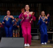 Fun Unlimited 2026 - Showtanzgruppe auf Bühne am Marienplatz