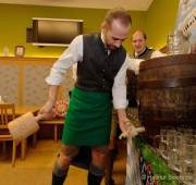 d180907-114757-700-100-hacker-pschorr_wiesnbierprobe