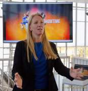 d191107-113427-490-100-holiday_on_ice-showtime-pt