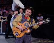 d200102-185254-700-100-holiday_on_ice-showtime