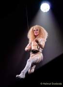 d200102-190149-710-100-holiday_on_ice-showtime