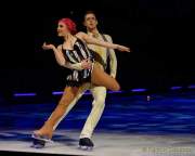 d200102-191657-130-100-holiday_on_ice-showtime