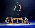 d200102-193813-930-100-holiday_on_ice-showtime