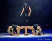 d200102-193813-930-100-holiday_on_ice-showtime