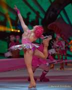 d200102-195020-170-100-holiday_on_ice-showtime