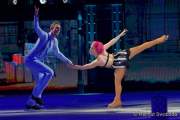 d200102-210135-200-100-holiday_on_ice-showtime