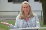 Bayerns Innenminister Joachim Herrmann, Karin Baumüller-Söder und Staatssekretär a.D. Gerhard Eck besuchen Polizei-Reiterstaffel in München