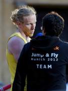 d120605-20285249-100-jump_and_fly