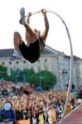 d120605-20394425-100-jump_and_fly