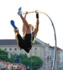 d120605-20543500-100-jump_and_fly