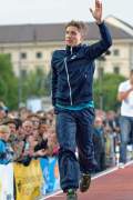 d130604-19040020-100-jumpfly
