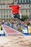 d140625-18144780-100-jump_and_fly