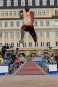 d140625-19484570-100-jump_and_fly