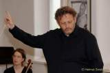 d190507-135803-080-100-konstantin_wecker_mit_kammerorchester