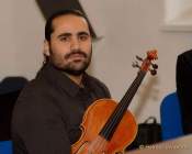 d190507-135313-590-100-konstantin_wecker_mit_kammerorchester