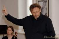 d190507-135803-080-100-konstantin_wecker_mit_kammerorchester