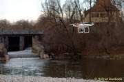 d131229-15153970-100-drohne_an_isar