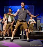 d180504-213945-280-100-nacht_der_tracht-angermaier-modenschau