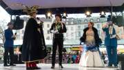 d180213-102511-900-r00-fasching_viktualienmarkt-narrhalla