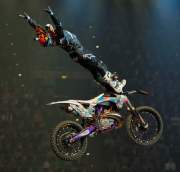 d160423-18351780-100-night_of_the_jumps