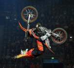 d160423-18532570-100-night_of_the_jumps