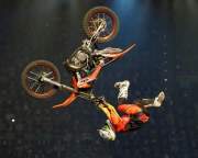 d160423-18541380-100-night_of_the_jumps