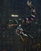 d160423-19074810-100-night_of_the_jumps