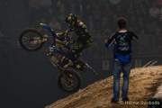 d170422-193406-700-100-night_of_the_jumps