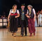 d190201-232147-670-100-oide_wiesn_buergerball-narrhalla_garde