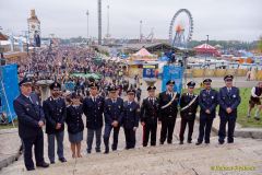 Wiesn 2025 Iitalienische_Polizisten und Berufsfeuerwehrleute