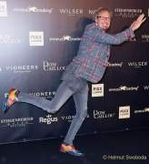 d180914-193026-170-100-pixx_lounge