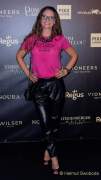 d180914-200050-990-100-pixx_lounge