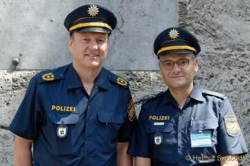 d180616-142318-300-100-polizeipraesidium-muc-tag_der_offenen_tuer-rettungshundestaffel
